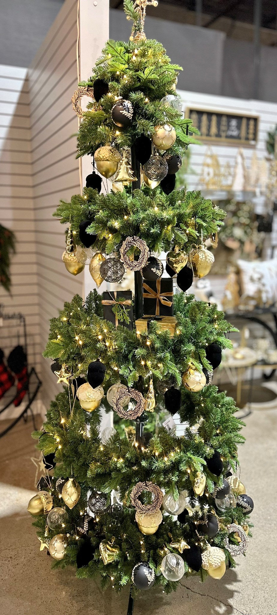 TREE - TIERS W/SHELF LED