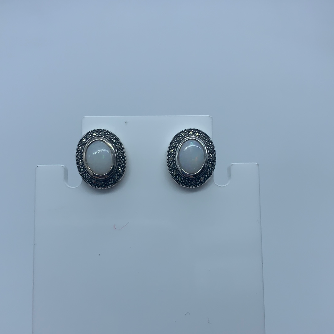 Larus Opal Earrings