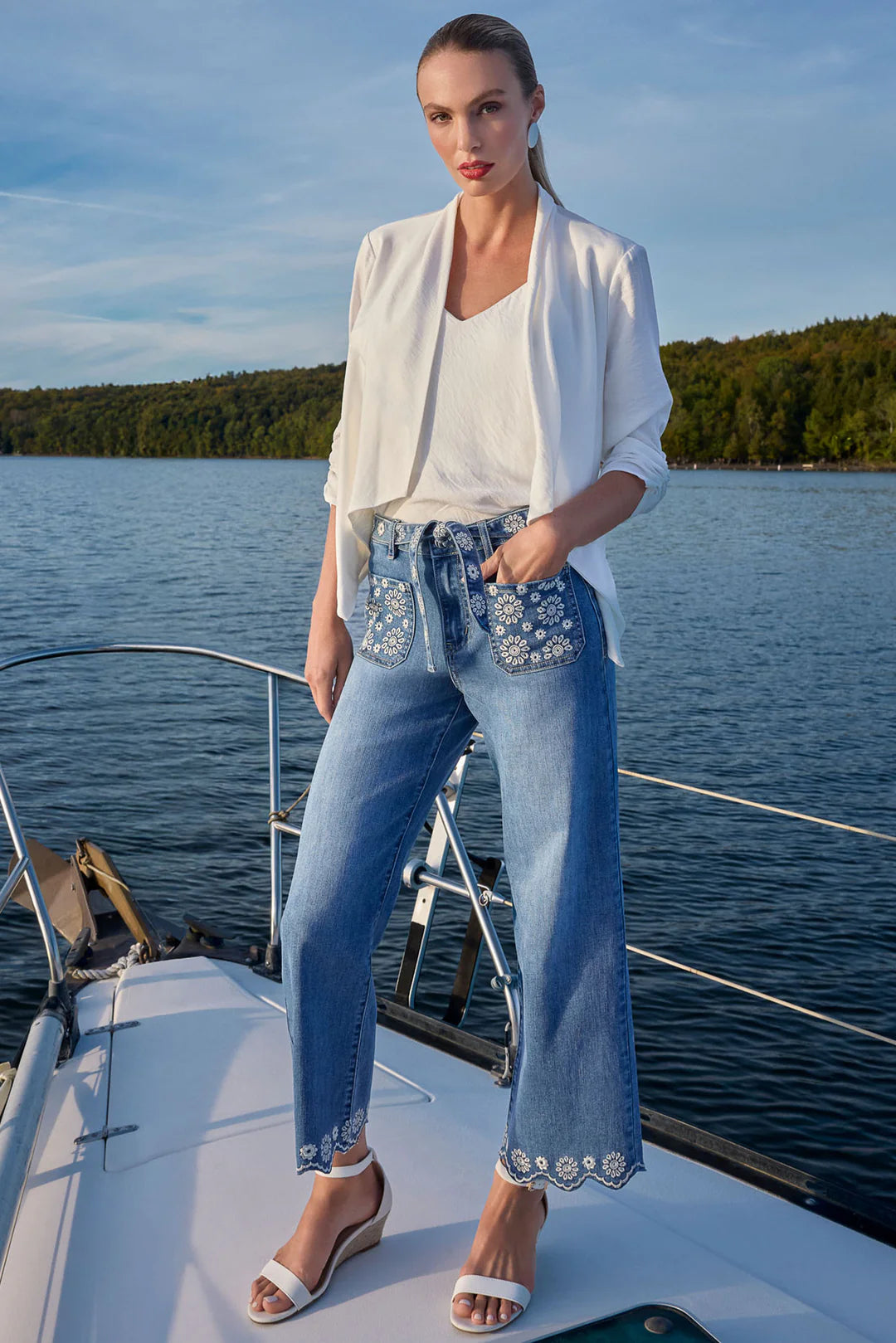 Floral Embroidered Cropped Denim Pants Style 261666