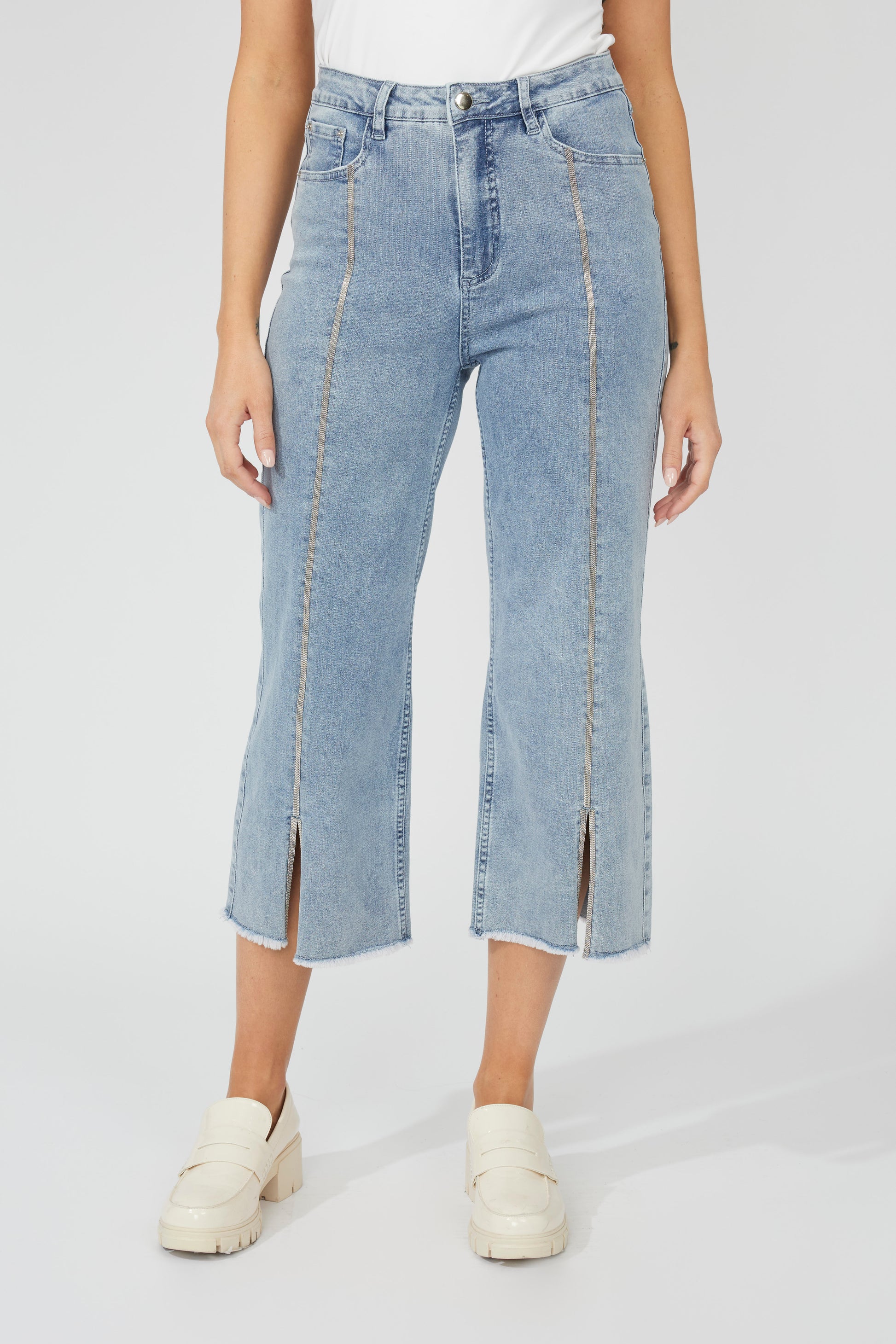 251500 Cropped Wide Leg Jeans with front slit – Pear Home Orangeville