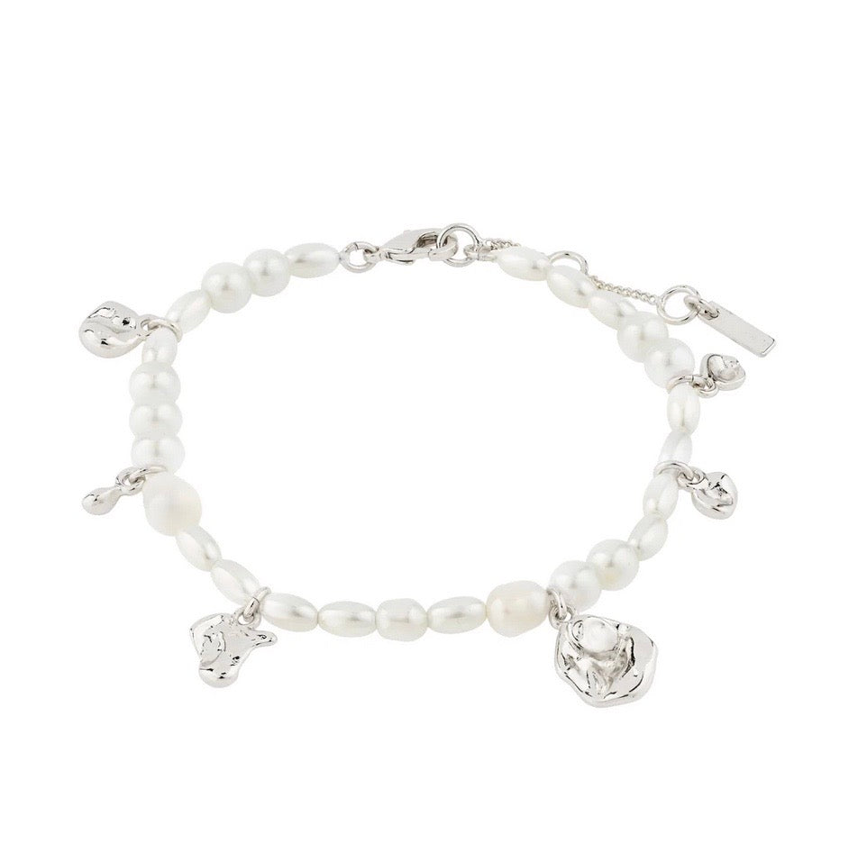 Intent Pearl Bracelet