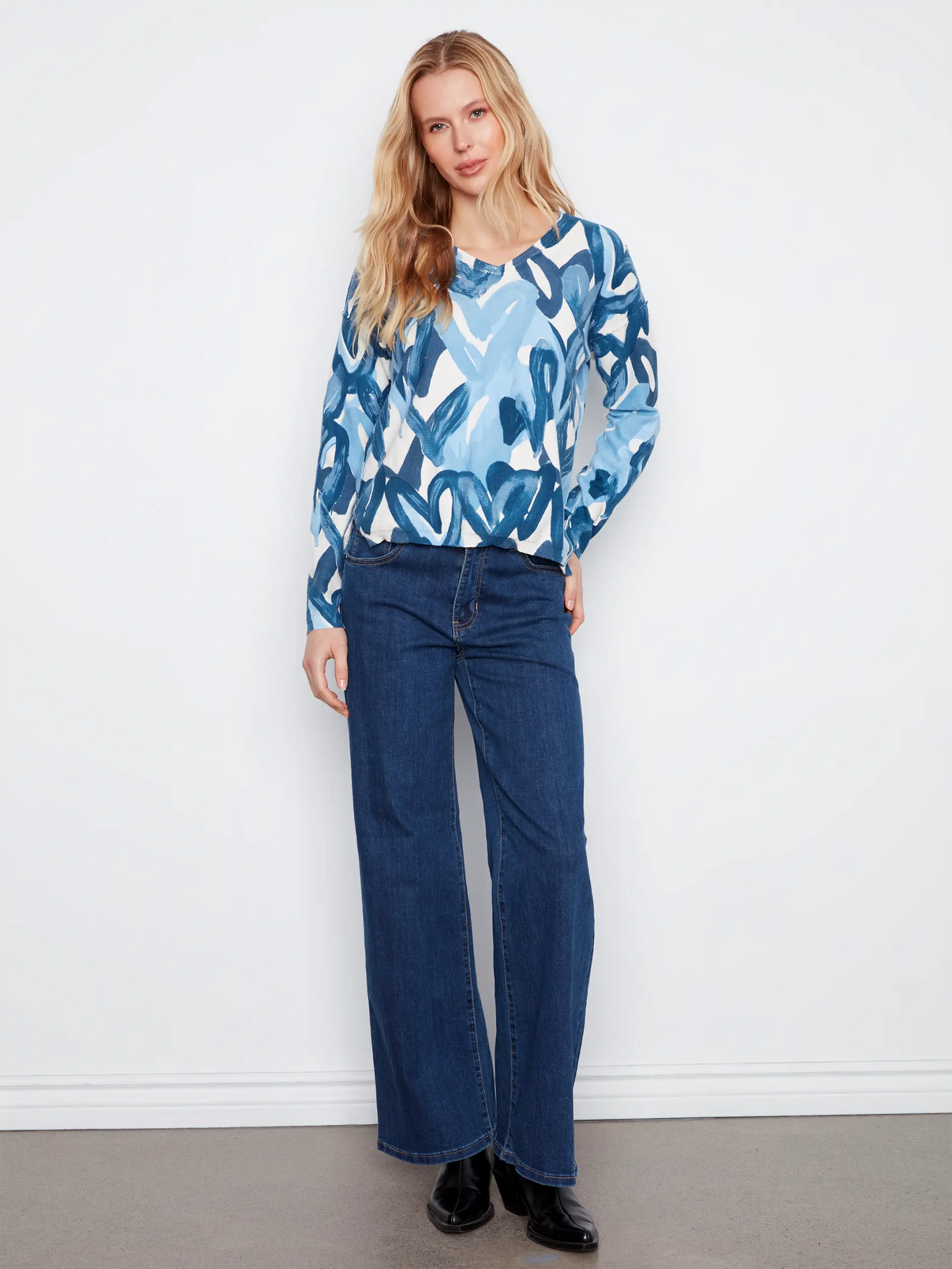 Reversible sweater C2907P-626B-P466, heart print and V-neck BLUE