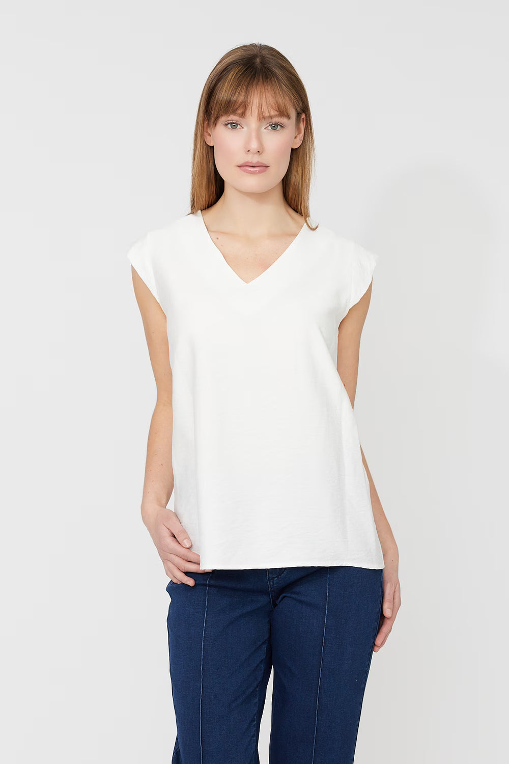 Floral Sleeveless V-neck Pullover Frank Lyman 261108