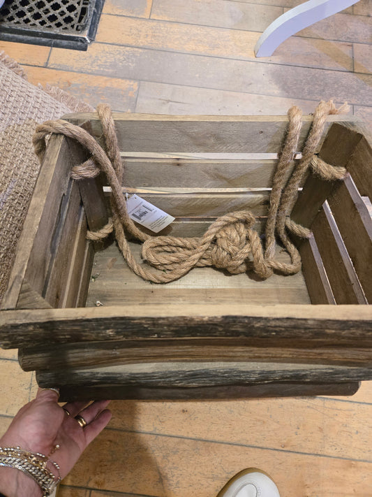 Hanging Crate M